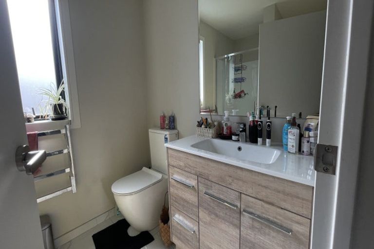 Photo of property in 27a Poruru Close, Papakura, 2110