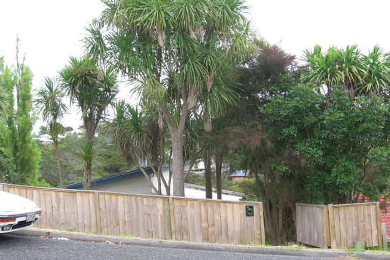 Photo of property in 20 Lanigan Street, Birkdale, Auckland, 0626