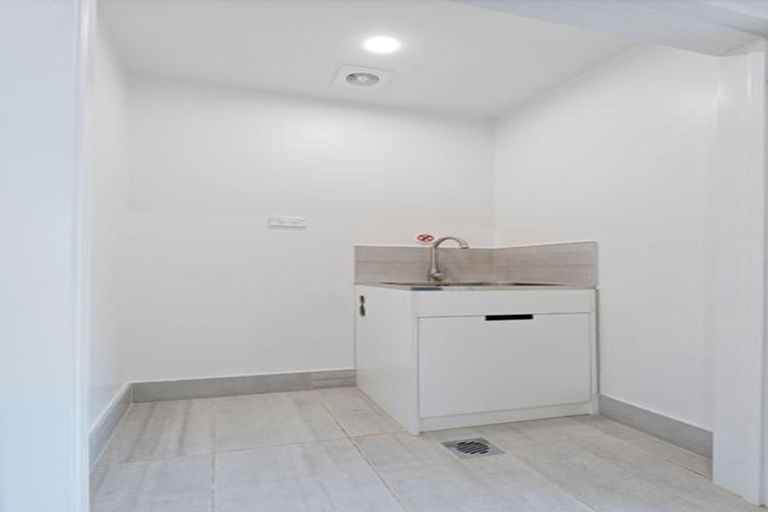 Photo of property in 12/106 Triangle Road, Massey, Auckland, 0614