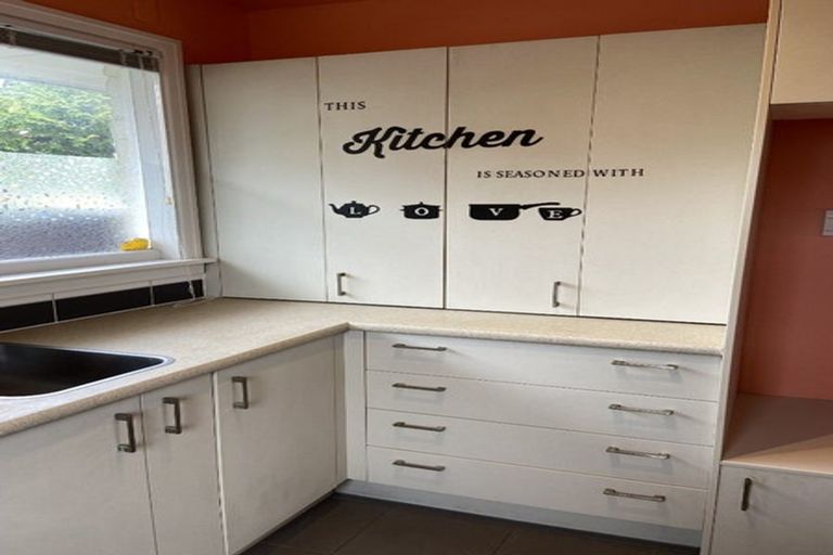 Photo of property in 1/11 Puriri Street, Riccarton, Christchurch, 8041