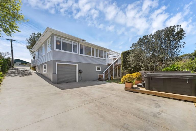 Photo of property in 60 Mcentee Road, Waitakere, Auckland, 0816