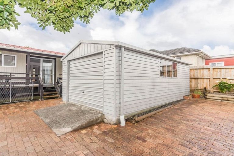 Photo of property in 29 Rosier Road, Glen Eden, Auckland, 0602