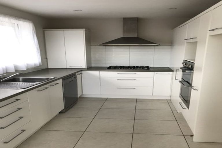 Photo of property in 33 Fern Drive, Halswell, Christchurch, 8025