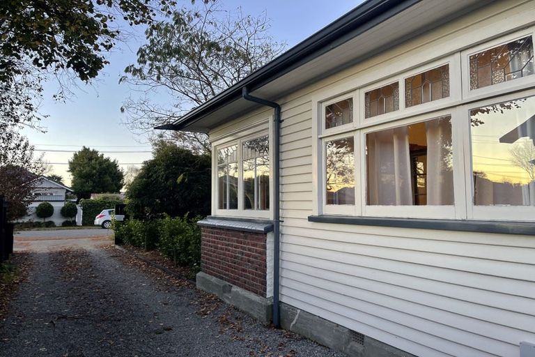 Photo of property in 100 Edward Avenue, Edgeware, Christchurch, 8013