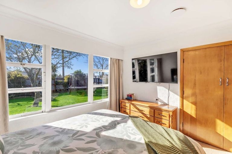 Photo of property in 13 Mako Mako Road, Levin, 5510