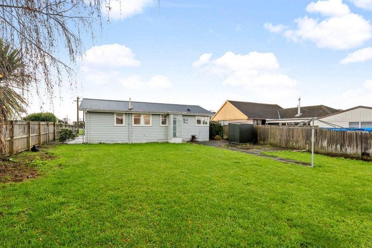 Photo of property in 30 Paddington Street, Northcote, Christchurch, 8052