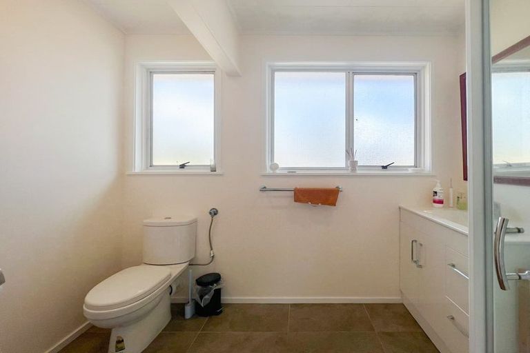 Photo of property in 26 Reynolds Place, Torbay, Auckland, 0630