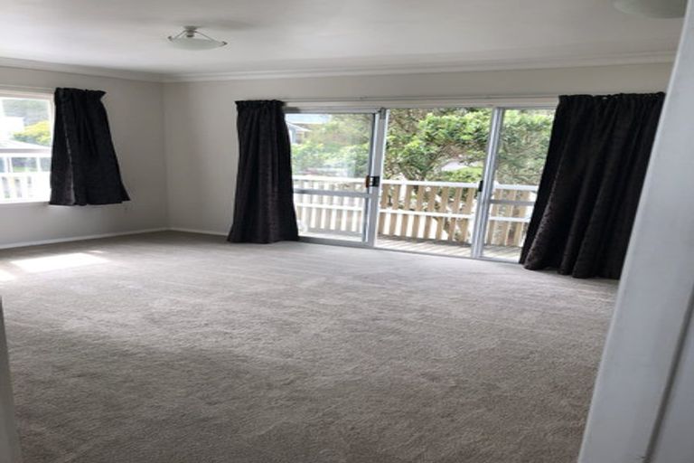 Photo of property in 6 Middlesex Place, Northland, Wellington, 6012