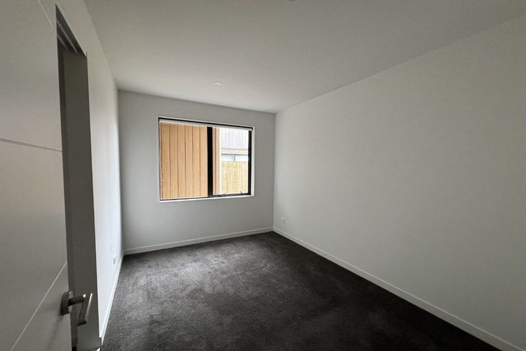 Photo of property in 30 Monstedt Terrace, Windsor Park, Auckland, 0632