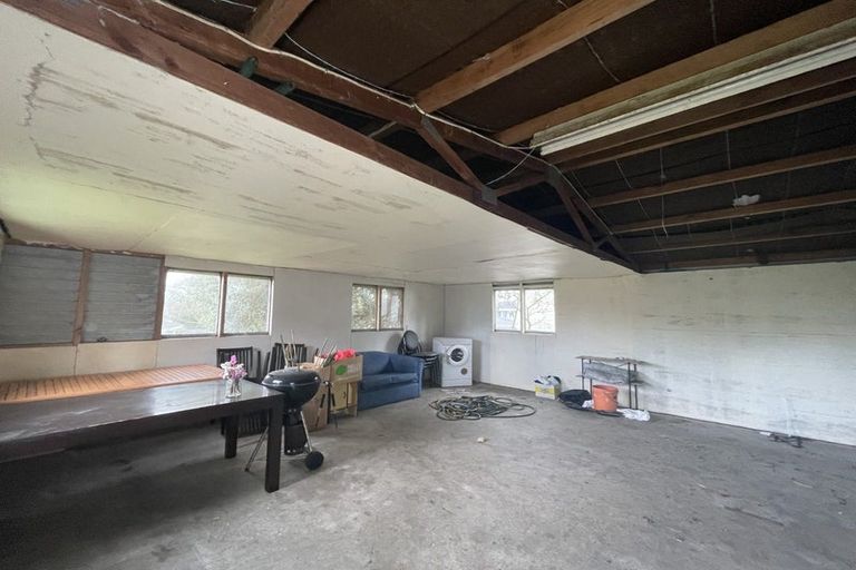 Photo of property in 10 Magdalen Place, West Harbour, Auckland, 0618