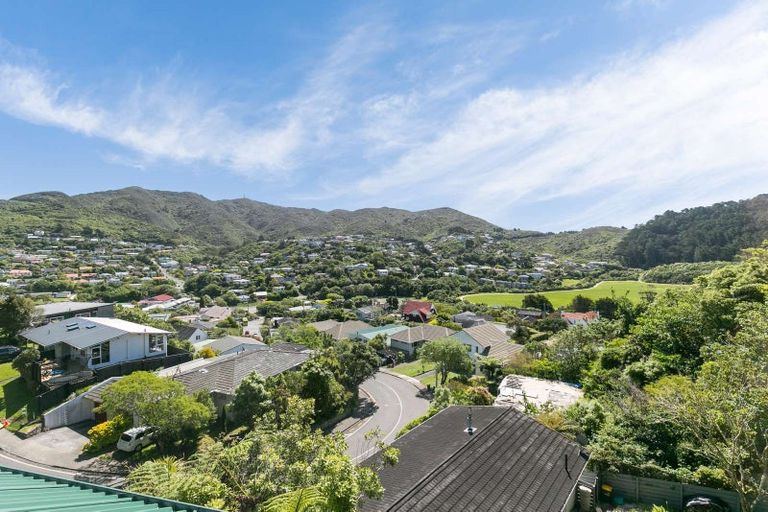 Photo of property in 23 Woodhouse Avenue, Karori, Wellington, 6012