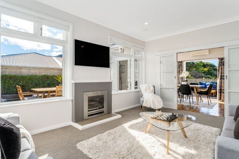 Photo of property in 23 Lucknow Terrace, Khandallah, Wellington, 6035