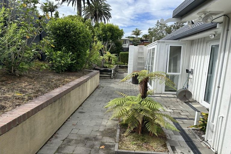 Photo of property in 2/16 Red Bluff Rise, Campbells Bay, Auckland, 0630
