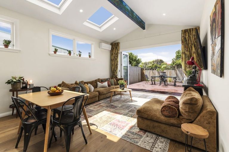 Photo of property in 89 Ross Street, Lyall Bay, Wellington, 6022