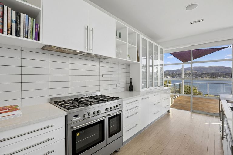 Photo of property in 8a Doon Street, Vauxhall, Dunedin, 9013