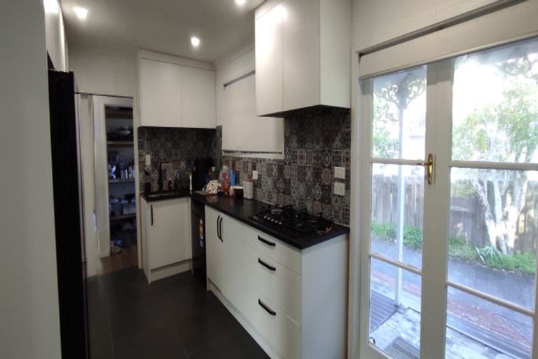 Photo of property in 53 Terra Nova Street, Glen Eden, Auckland, 0602