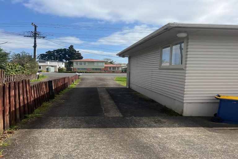 Photo of property in 41 Rathgar Road, Henderson, Auckland, 0610