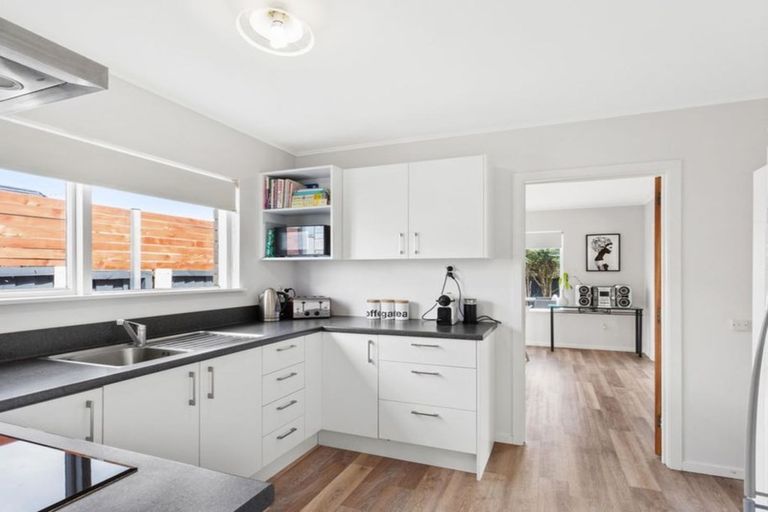 Photo of property in 34 Inwoods Road, Parklands, Christchurch, 8083