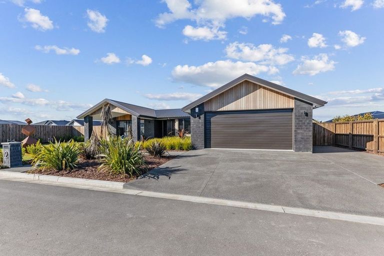Photo of property in 2 Page Place, Rangiora, 7400