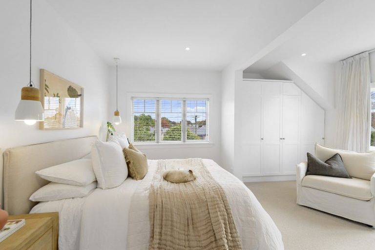 Photo of property in 64 Wilsons Road, Saint Martins, Christchurch, 8022