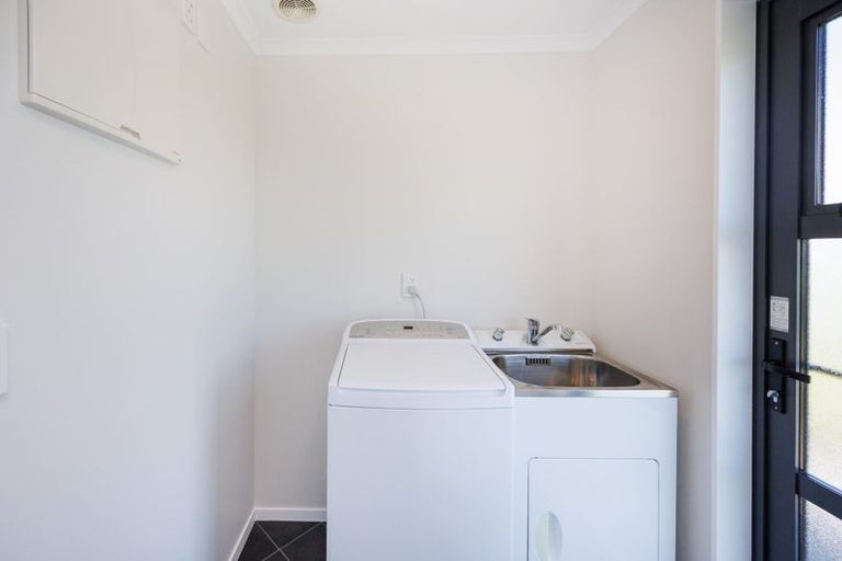 Photo of property in 567 Lethbridge Road, Halcombe, 4775