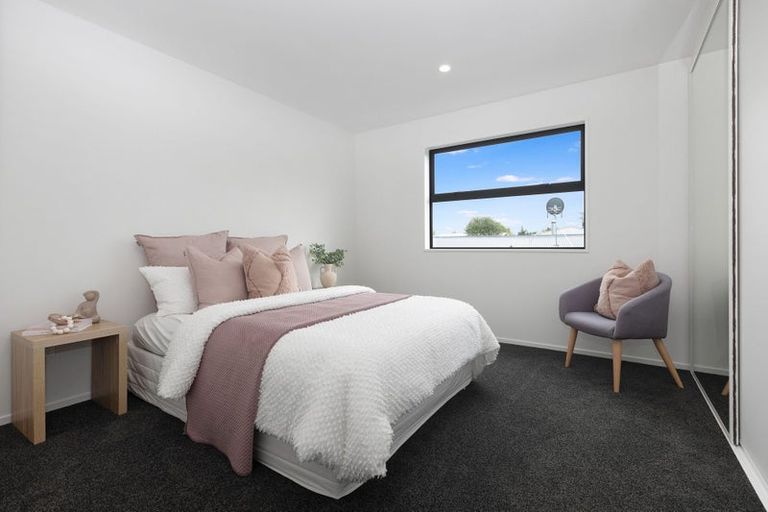 Photo of property in 2/117 Hills Road, Edgeware, Christchurch, 8013