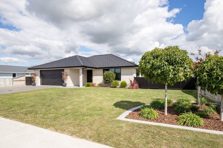 Photo of property in 35 Costello Drive, Ngatea, 3503