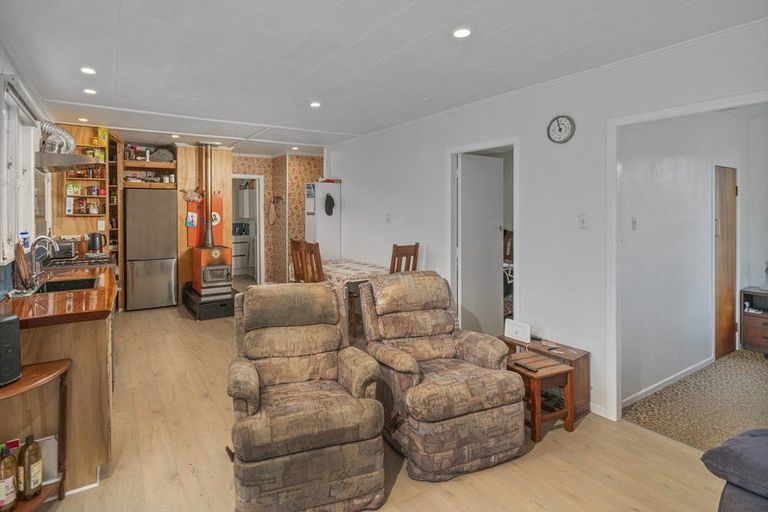 Photo of property in 5 Daphne Road, Tairua, 3508