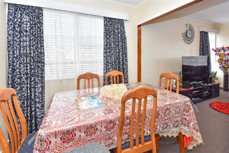 Photo of property in 54 Heybridge Street, Manurewa, Auckland, 2102