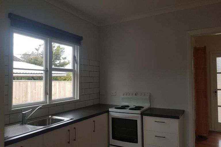 Photo of property in 43 Martin Road, Paraparaumu Beach, Paraparaumu, 5032