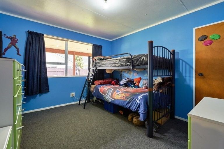 Photo of property in 10 Grange Place, Milson, Palmerston North, 4414