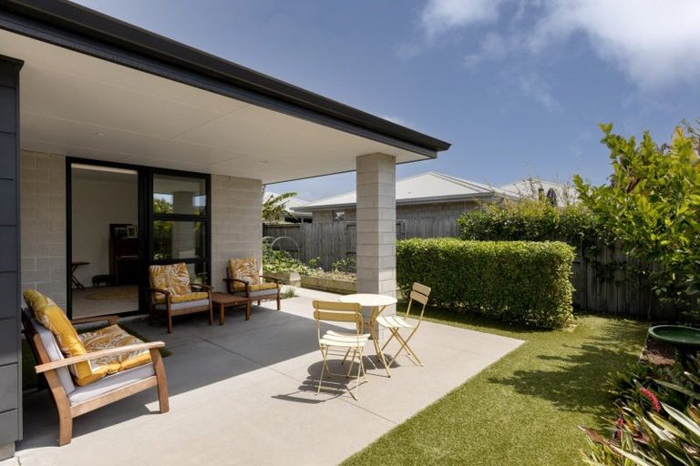 Photo of property in 22 Bill Miller Drive, Papamoa, 3118