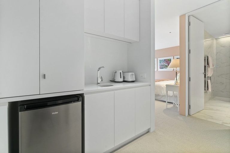 Photo of property in 12 Bay Rise, Wanaka, 9305