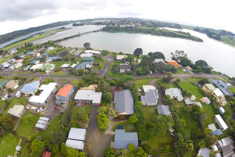 Photo of property in 21 Opotoru Road, Raglan, 3225