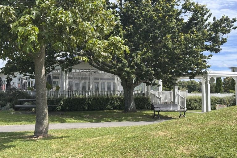 Photo of property in 19 Oyster Drive, Whenuapai, 0618