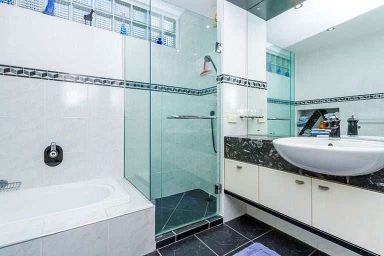 Photo of property in 4 Whitby Crescent, Mairangi Bay, Auckland, 0630