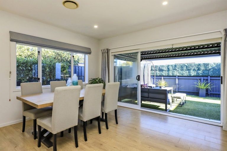 Photo of property in 27a Warwick Crescent, Taradale, Napier, 4112
