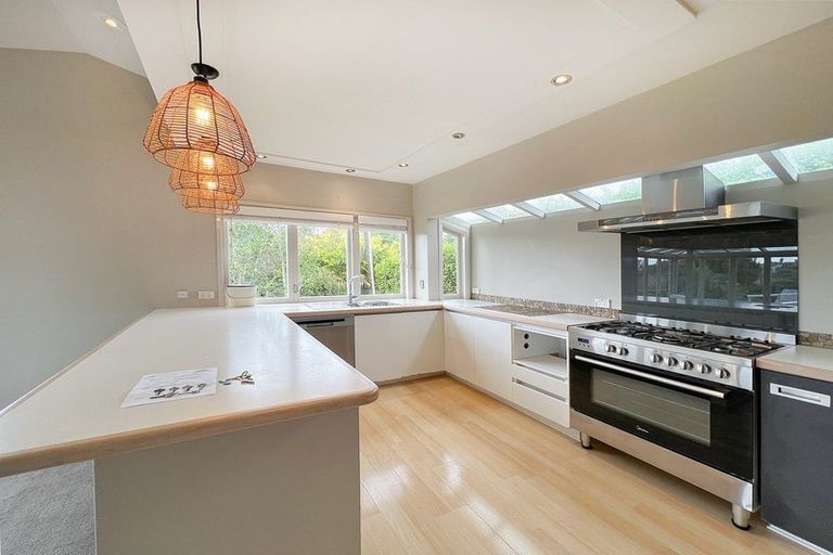 Photo of property in 15 Montana Avenue, Murrays Bay, Auckland, 0630