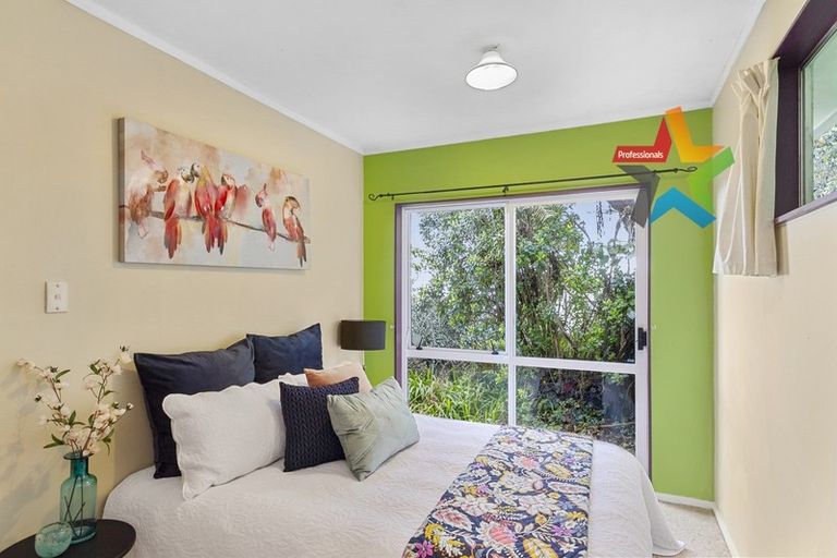 Photo of property in 18 Salford Street, Newlands, Wellington, 6037