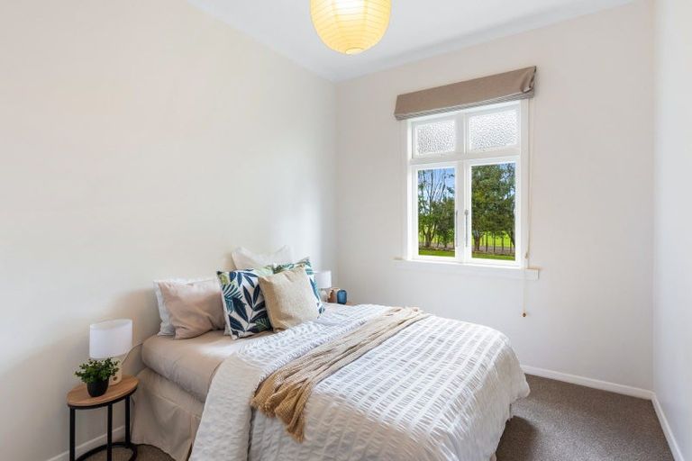 Photo of property in 435 Tararua Road, Levin, 5571