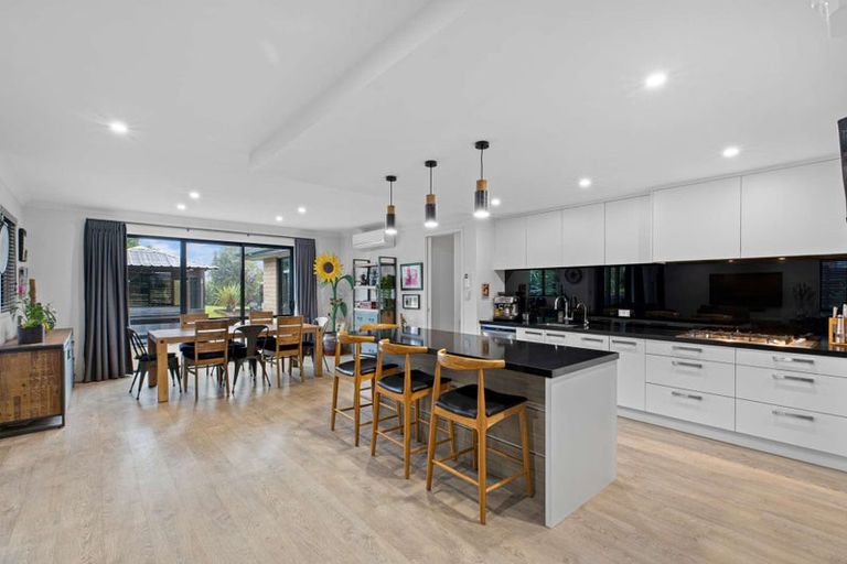 Photo of property in 39 Kendallvale Drive, Waiuku, 2123