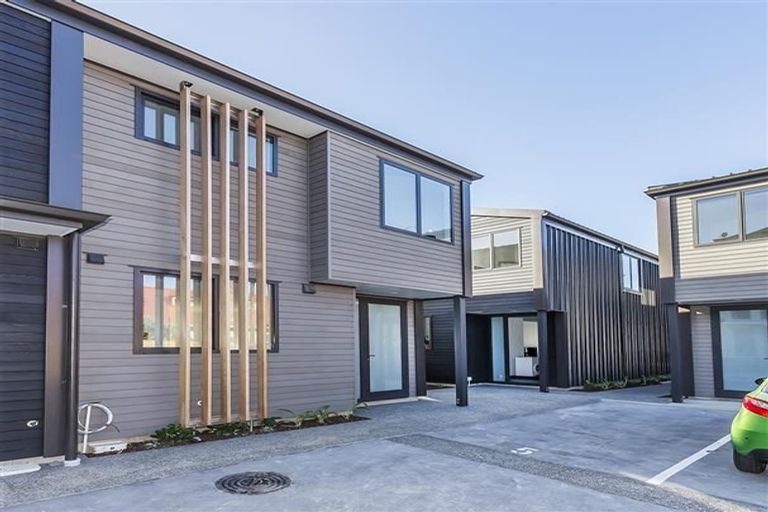 Photo of property in 74u5 Derwent Street, Island Bay, Wellington, 6023