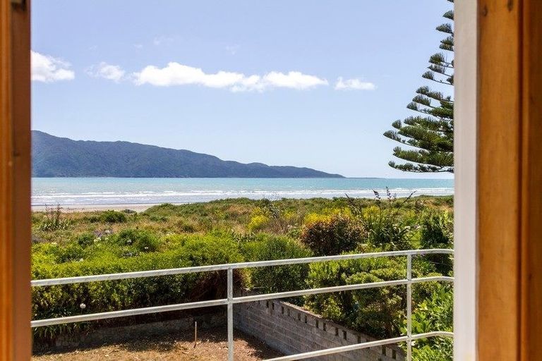 Photo of property in 79 Manly Street, Paraparaumu Beach, Paraparaumu, 5032