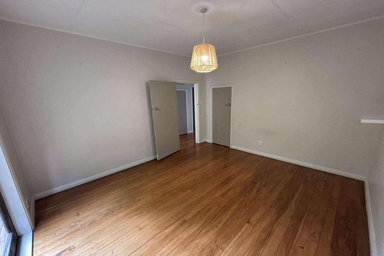 Photo of property in 11 Alexandra Road, Roseneath, Wellington, 6021