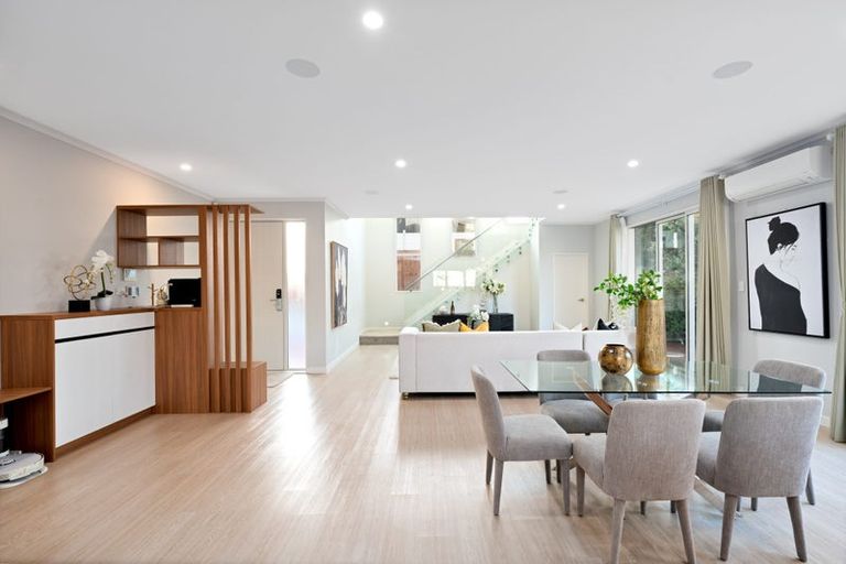 Photo of property in 38a Pokapu Street, Titirangi, Auckland, 0600