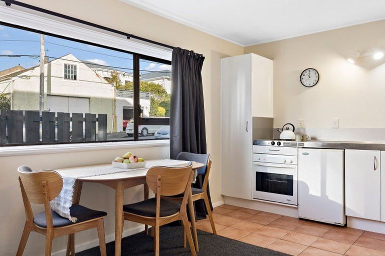 Photo of property in 52u1 Russell Terrace, Berhampore, Wellington, 6023