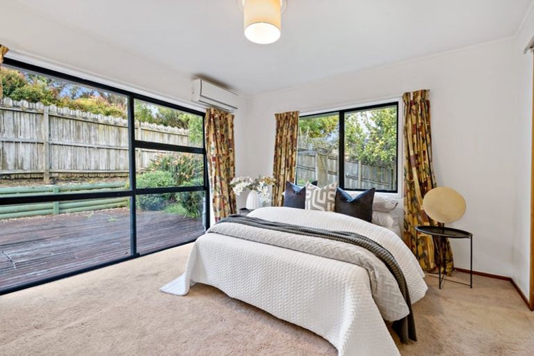 Photo of property in 40 Pigeon Mountain Road, Half Moon Bay, Auckland, 2012