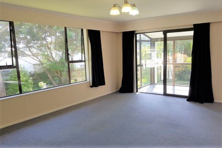 Photo of property in 32b Transom Close, Whitby, Porirua, 5024