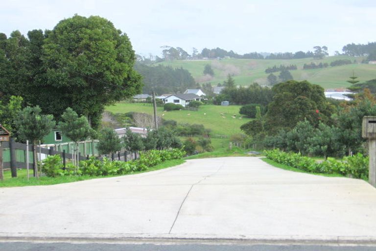 Photo of property in 1/14d Moffat Road, Red Beach, 0932