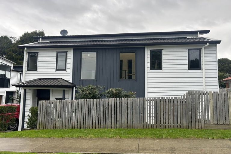 Photo of property in 1 Rangimarie Close, Opaheke, Papakura, 2113